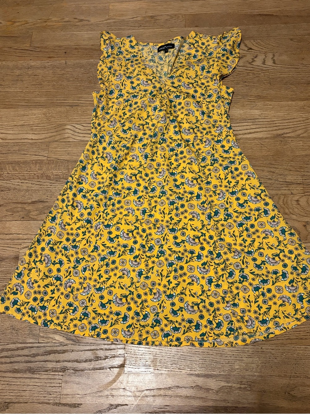 Amichi essentials women’s small Yellow Floral Sundress  light weight